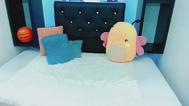 antonela xxx online show from 10.31.25