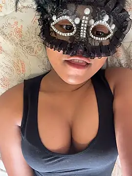 Snapshot of Bella_Luna18 chatting on 02.13.26 Bella Luna18 online show from 02.13.26