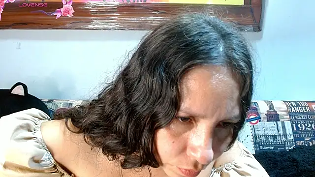 Snapshot of naihroby chatting on 09.19.25 naihroby online show from 09.19.25