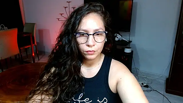 Snapshot of naihroby chatting on 09.23.25 naihroby online show from 09.23.25