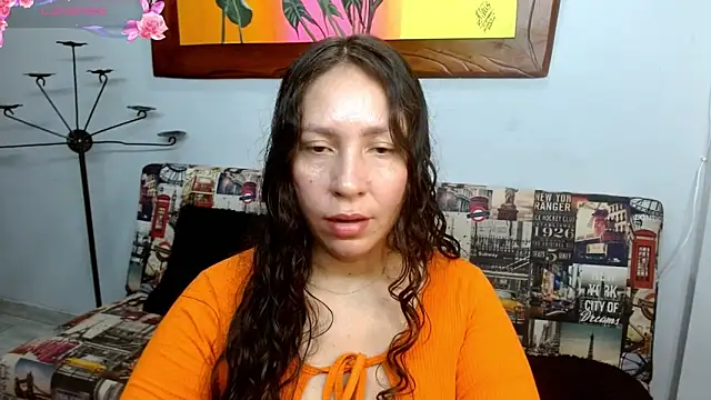 Snapshot of naihroby chatting on 10.02.25 naihroby online show from 10.02.25