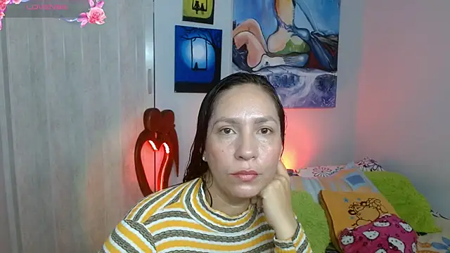 Snapshot of naihroby chatting on 10.15.25 naihroby online show from 10.15.25