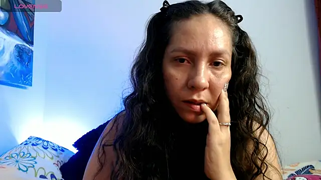 Snapshot of naihroby chatting on 10.22.25 naihroby online show from 10.22.25