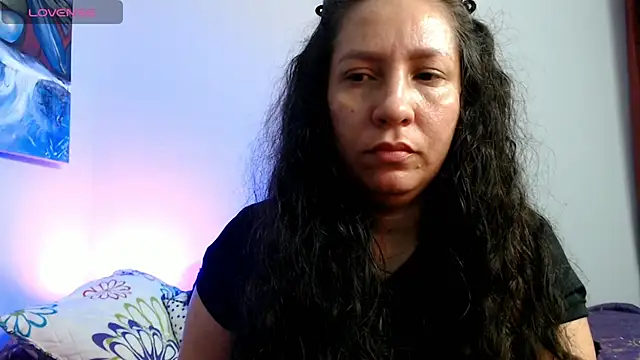 Snapshot of naihroby chatting on 10.27.25 naihroby online show from 10.27.25