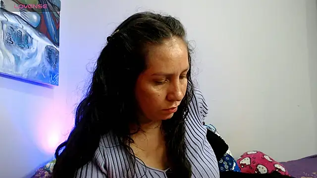 Snapshot of naihroby chatting on 10.30.25 naihroby online show from 10.30.25