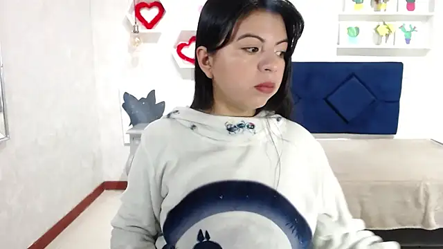 CarolineBrunx online show from 10.04.25