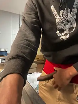 Snapshot of sneakylink13__ chatting on 02.10.25 sneakylink13   online show from 02.10.25