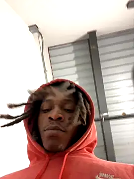 Snapshot of sneakylink13__ chatting on 10.11.25 sneakylink13   online show from 10.11.25