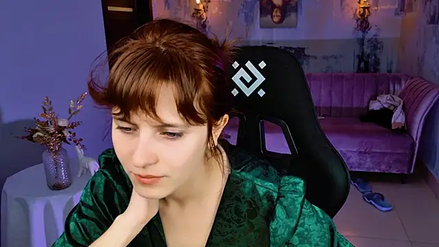 Snapshot of LolaAsmus chatting on 09.26.25 LolaAsmus online show from 09.26.25