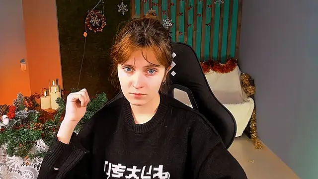 LolaAsmus online show from 12.18.25