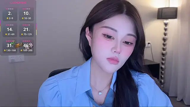 Strawberrybabyy1 online show from 11.05.25