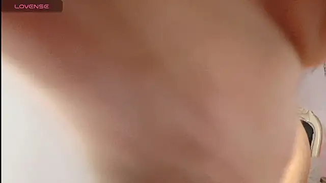 Snapshot of mikoto_urab chatting on 10.14.25 mikoto urab online show from 10.14.25