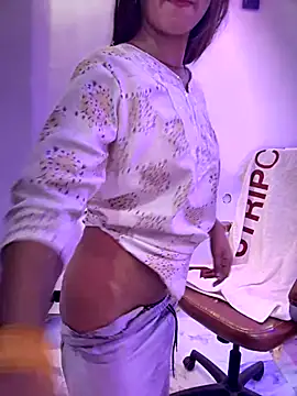 Snapshot of DiyAsingHh chatting on 10.12.25 DiyAsingHh online show from 10.12.25