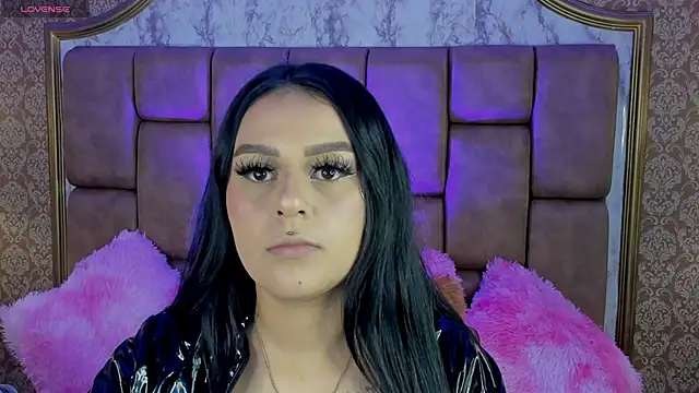 SoffiQueen online show from 09.25.25