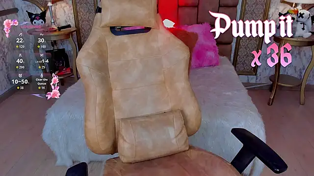 SoffiQueen online show from 10.21.25