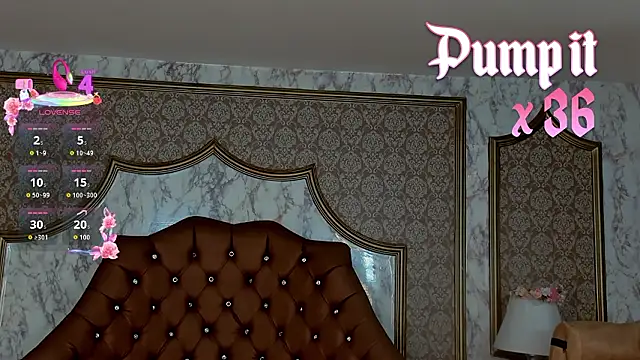 SoffiQueen online show from 02.12.26