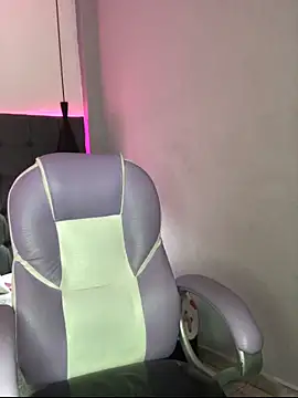 Snapshot of JackSwan18 chatting on 11.15.25 JackSwan18 online show from 11.15.25