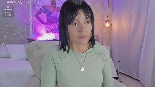 IVY QADESH online show from 02.17.25