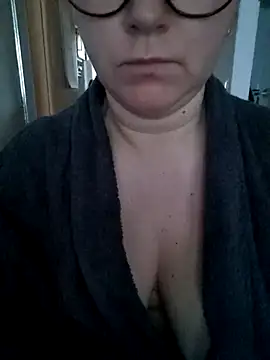 Snapshot of queenpeachi chatting on 02.16.25 queenpeachi online show from 02.16.25