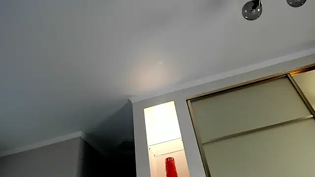 Emma Flin online show from 12.11.24