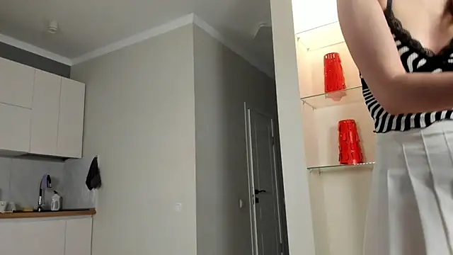 Emma Flin online show from 09.15.25