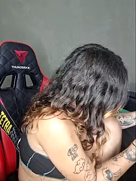 luuhcat09 online show from 04.24.26