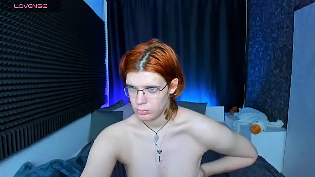 Snapshot of KIKI_Krash chatting on 12.03.24 KIKI Krash online show from 12.03.24