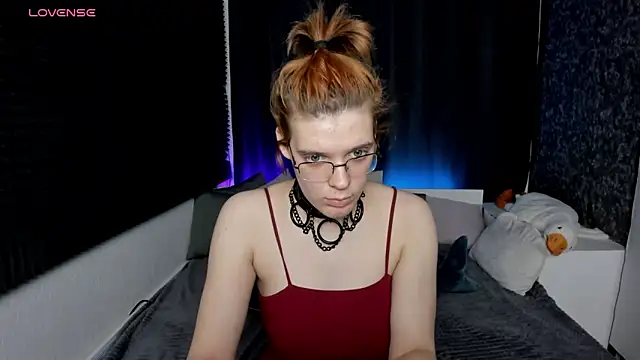 Snapshot of KIKI_Krash chatting on 12.06.24 KIKI Krash online show from 12.06.24