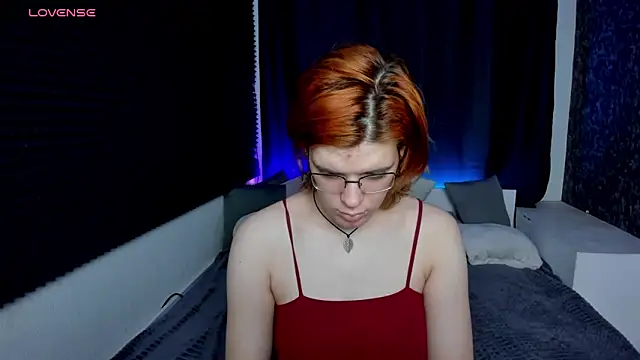 Snapshot of KIKI_Krash chatting on 12.10.24 KIKI Krash online show from 12.10.24
