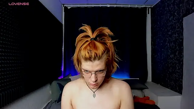 Snapshot of KIKI_Krash chatting on 12.11.24 KIKI Krash online show from 12.11.24