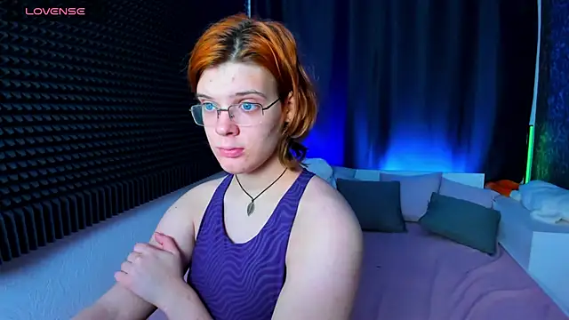 Snapshot of KIKI_Krash chatting on 12.16.24 KIKI Krash online show from 12.16.24