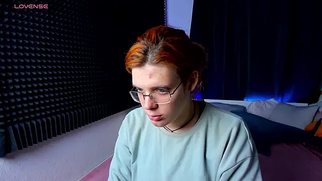 Snapshot of KIKI_Krash chatting on 12.18.24 KIKI Krash online show from 12.18.24