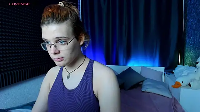 Snapshot of KIKI_Krash chatting on 12.25.24 KIKI Krash online show from 12.25.24