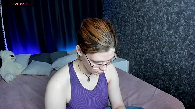 Snapshot of KIKI_Krash chatting on 01.09.25 KIKI Krash online show from 01.09.25