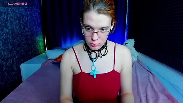 Snapshot of KIKI_Krash chatting on 01.11.25 KIKI Krash online show from 01.11.25
