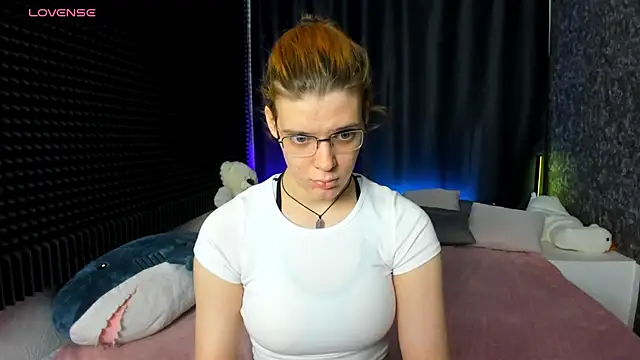 Snapshot of KIKI_Krash chatting on 01.16.25 KIKI Krash online show from 01.16.25