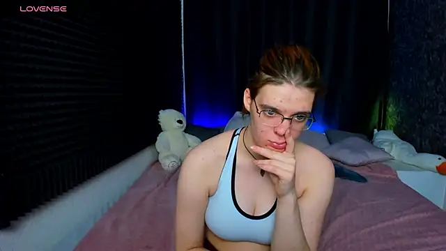 Snapshot of KIKI_Krash chatting on 01.20.25 KIKI Krash online show from 01.20.25