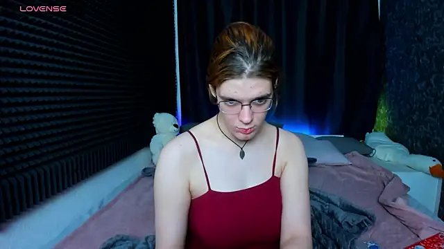 Snapshot of KIKI_Krash chatting on 01.21.25 KIKI Krash online show from 01.21.25