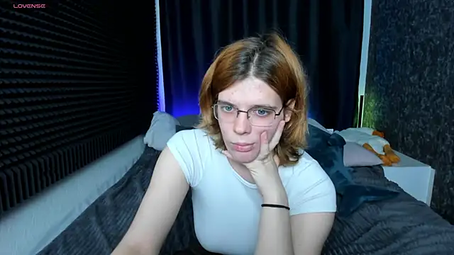 Snapshot of KIKI_Krash chatting on 01.26.25 KIKI Krash online show from 01.26.25