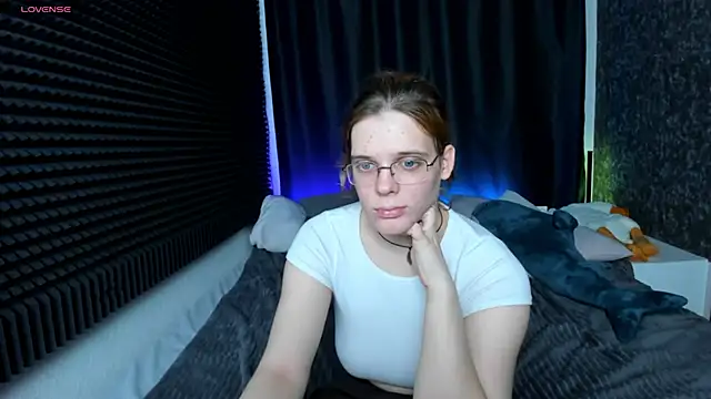 Snapshot of KIKI_Krash chatting on 01.26.25 KIKI Krash online show from 01.26.25