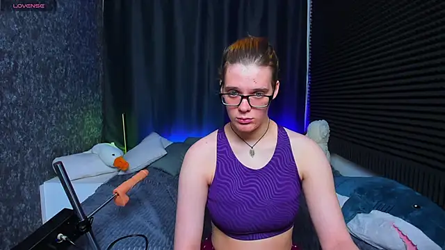 Snapshot of KIKI_Krash chatting on 02.25.25 KIKI Krash online show from 02.25.25