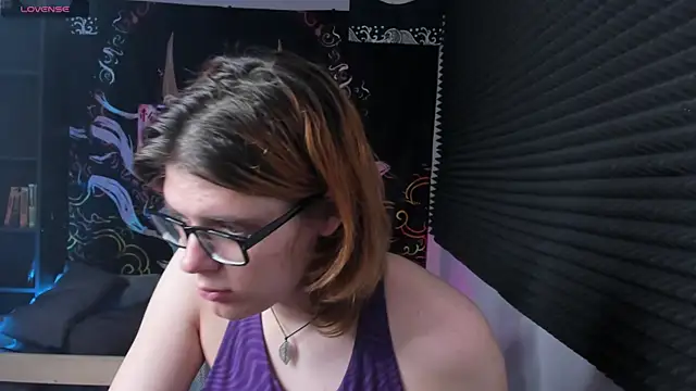 Snapshot of KIKI_Krash chatting on 03.05.25 KIKI Krash online show from 03.05.25