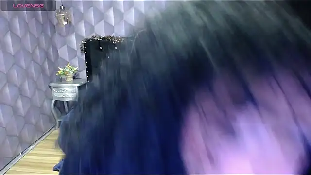 Sofiacowperx online show from 01.04.25