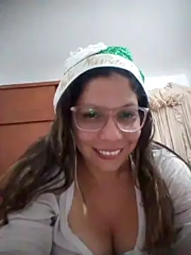 Carliina Soussa online show from 12.04.25