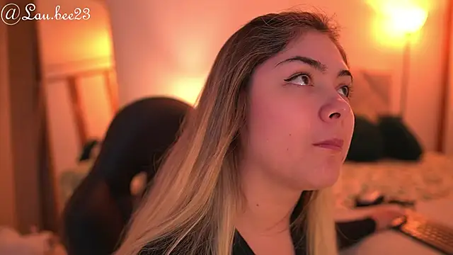 Lau Bee online show from 10.07.25