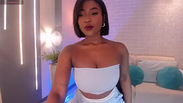 SavannahStorm online show from 02.16.25