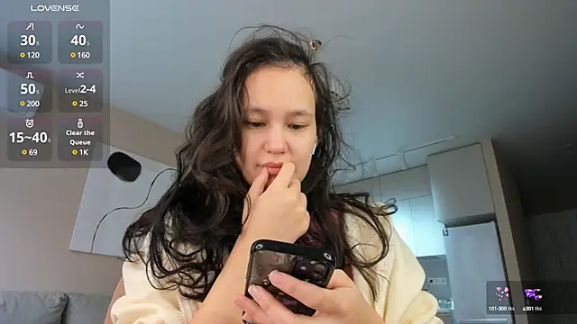 miss shine online show from 12.03.24