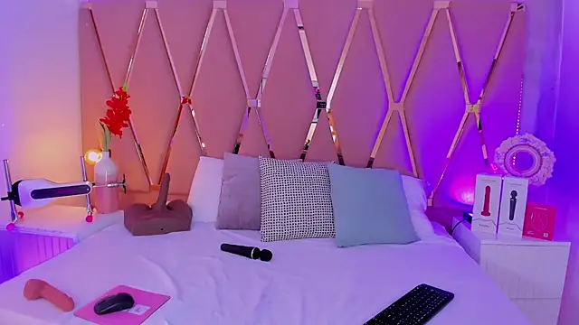 madyjames online show from 07.21.26