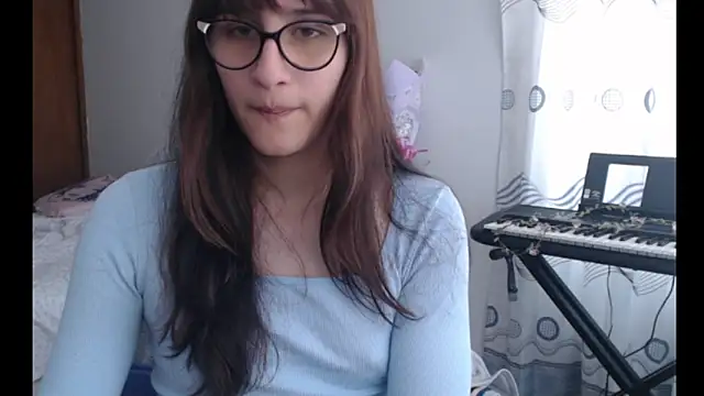 Snapshot of Alice_love29 chatting on 06.17.26 Alice love29 online show from 06.17.26