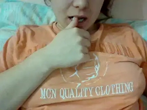 Snapshot of MikaKors chatting on 01.17.25 MikaKors online show from 01.17.25